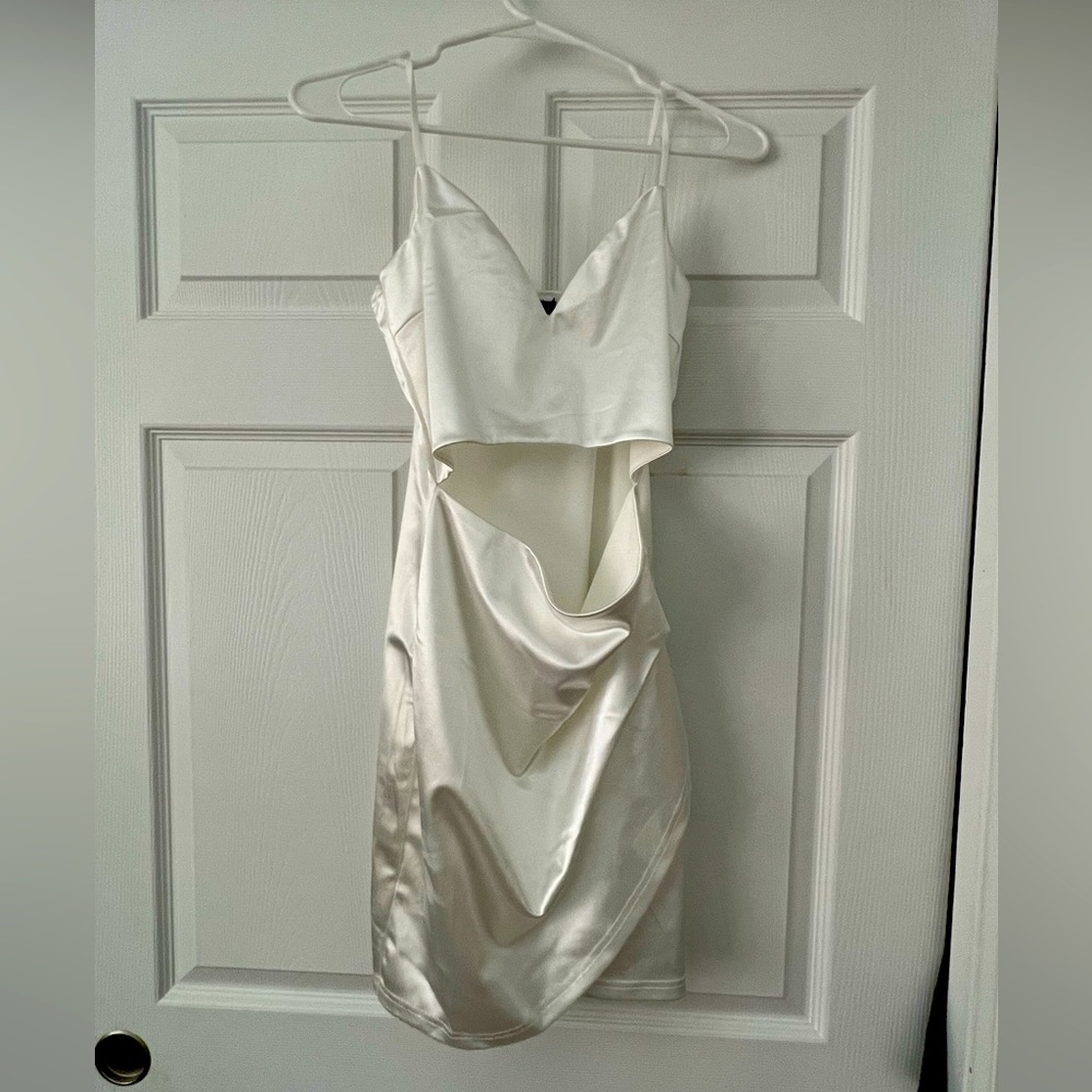Women’s White Silk Bodycon Windsor Cutout Dress, size Large